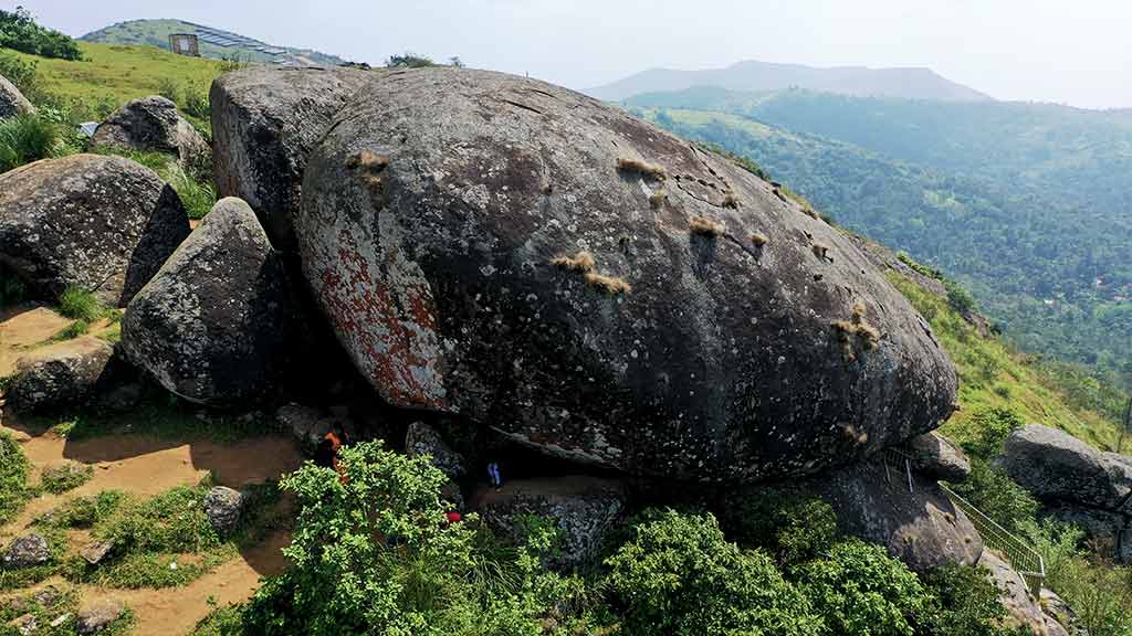 Rock arch at Amappara
