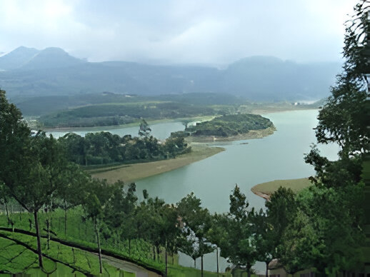 Rolling hills and valleys of Devikulam Kerala