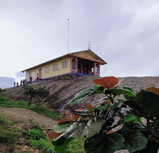 Pilgrims trekking to Kurisumala Church