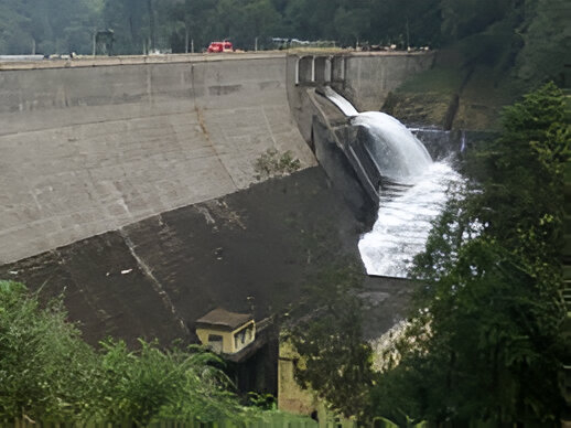 Tourists enjoying Mattupetty Dam in Kerala